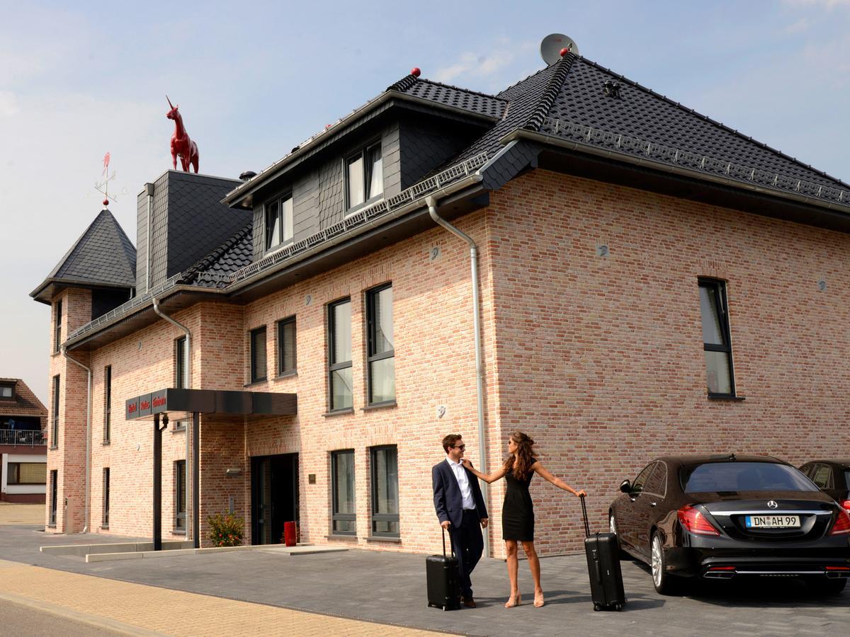 Hotel Rotes Einhorn **** Duren Exterior photo